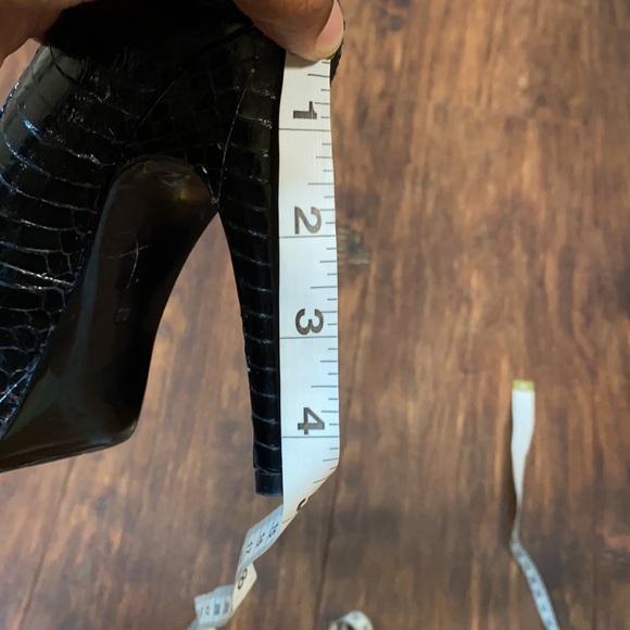 Ralph Lauren Kailee Black Snakeskin Pumps Size 8 - Picture 9 of 11
